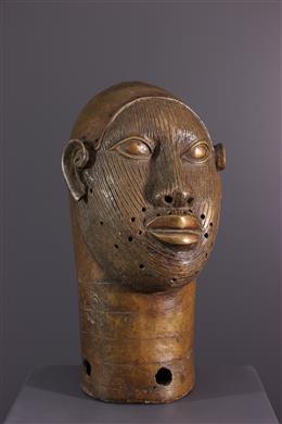 Arte Africano - Cabeza conmemorativa yoruba de Ifé en bronce