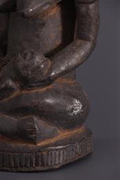 MaternitéKongo Estatua